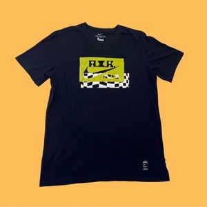 Nike - Men Short Sleeve Black Tee - M